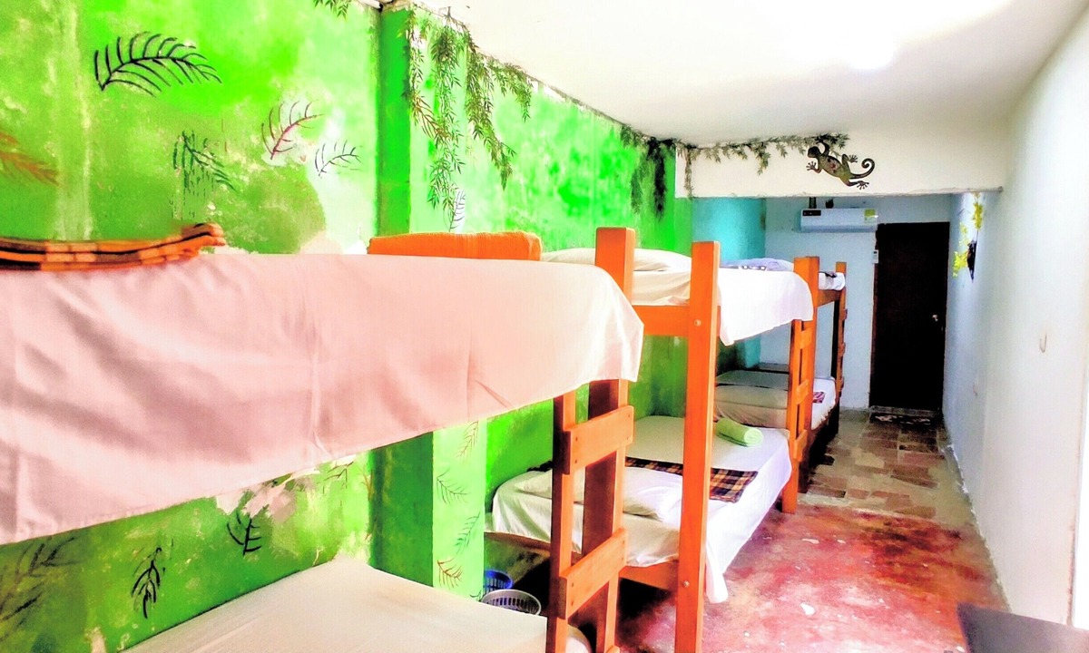 Bonda Hostel | CASA GLORIA HOSTAL