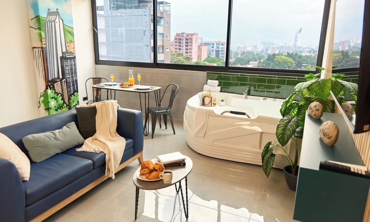 Estadio Apartment | Rosa Negra's Cozy Stadio Suite With Jacuzzi