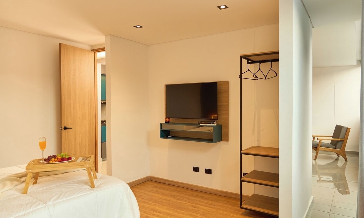 Estadio Apartment | Charming Aparta-suite Stadio Rosa Negra Retreat