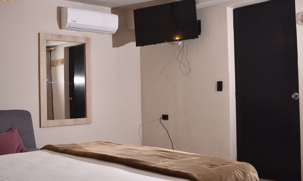 Villa Nueva Hotel | History Center Hotel
