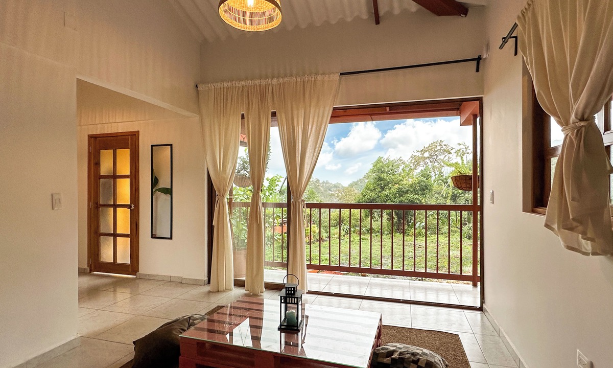 La Mesa House | El Nido Andino