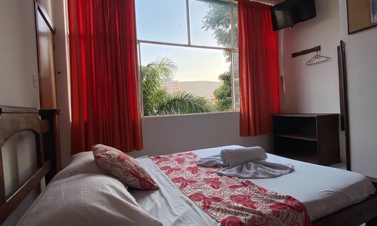Pinchote Hotel | HOTEL LA ISLA