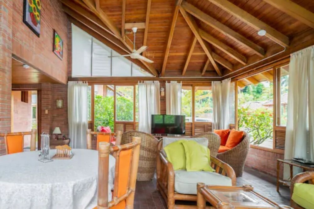 San Sebastian de Mariquita Ski Chalet | Hermosa casa en Mariquita con Piscina!