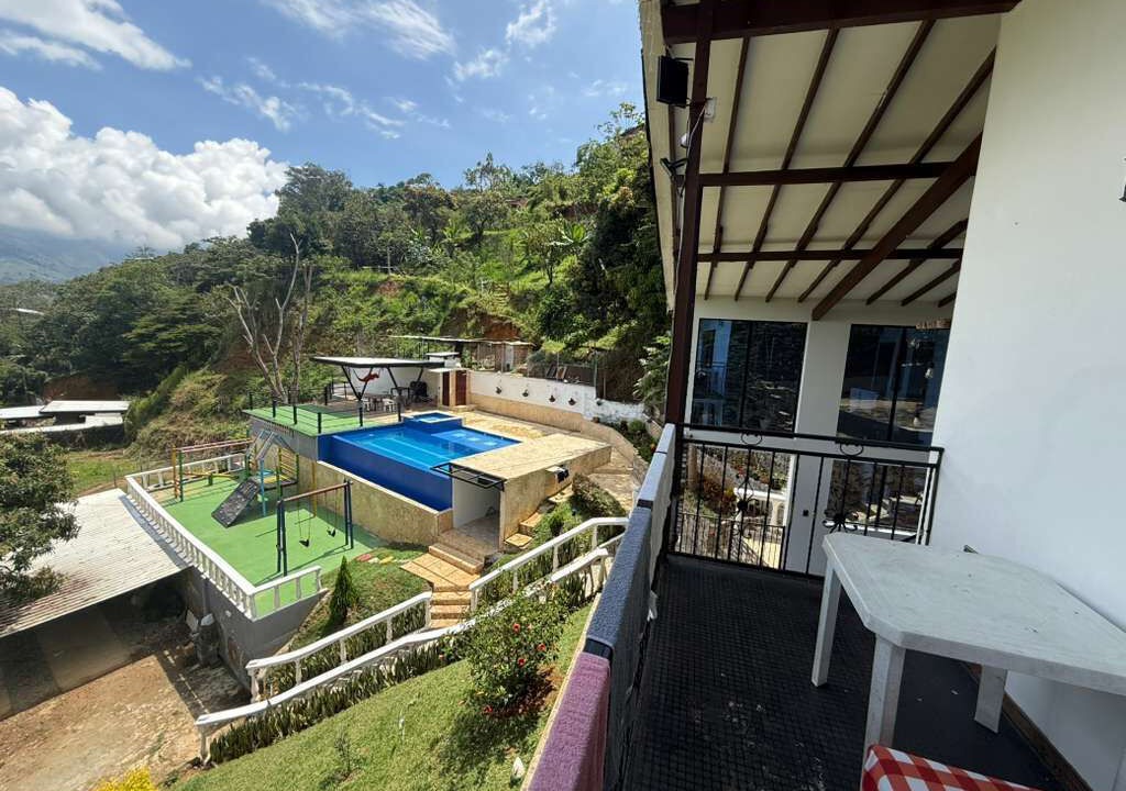 Copacabana House | Finca Los Laureles
