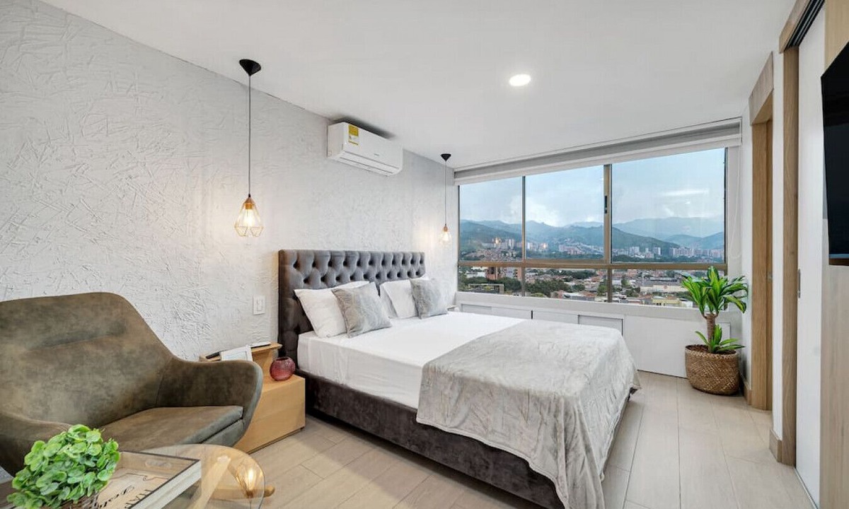 La Aguacatala Apartment | Alcazar 1103 · Luxe Apt in Oviedo w/city view, 1AC by HOUSY HOST