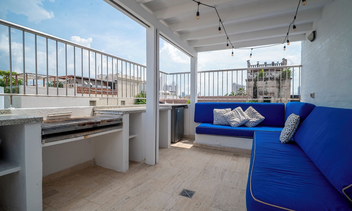 Cartagena Walled City Apartment | Beatiful view in front the sea ,inside old City