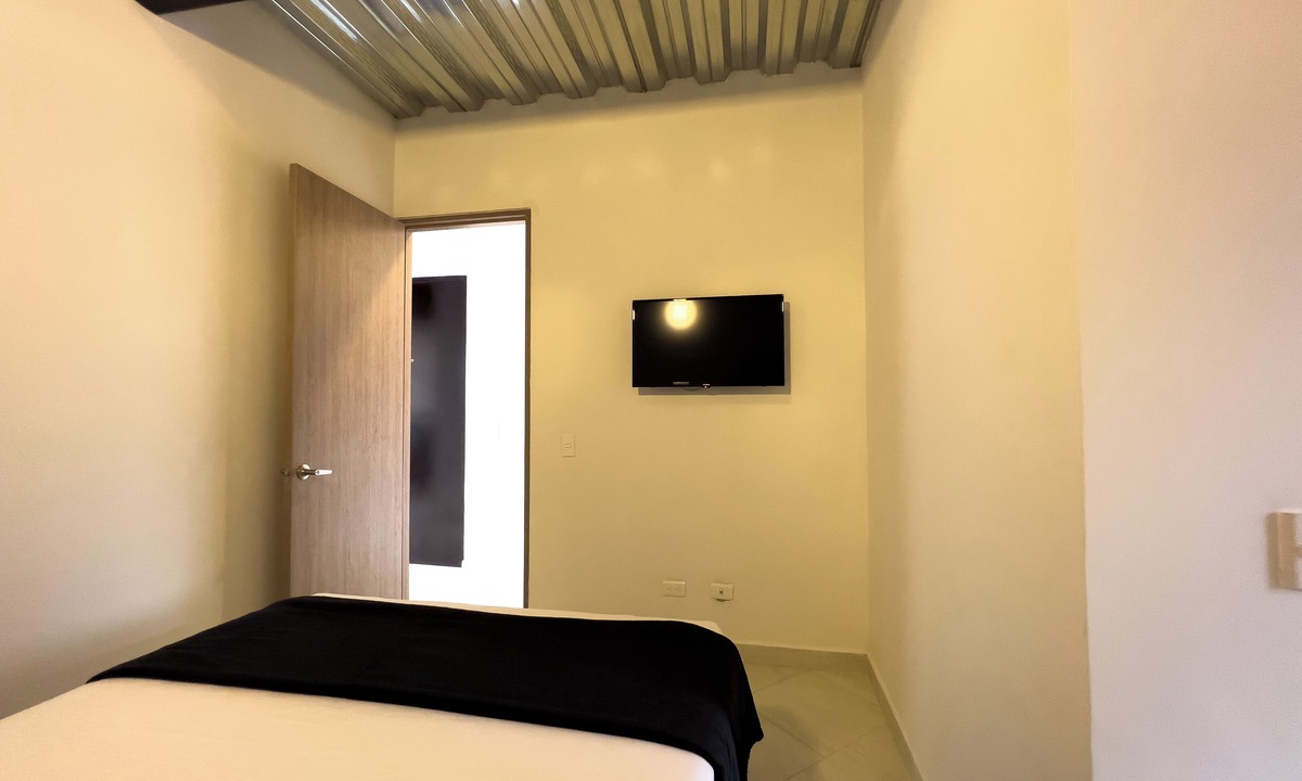 Florida Nueva Apartment | Industrial architectured Apt in the heart of Laureles with beautiful valley view