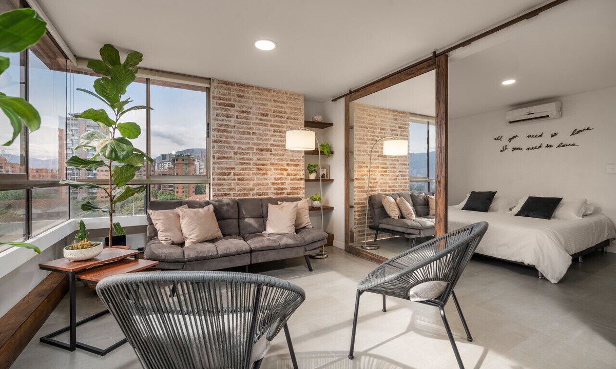 La Aguacatala Apartment | Alcazar Oviedo 502 · Luxury 1BR Apartment near Oviedo with AC