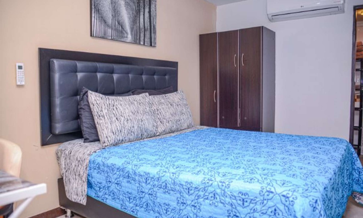 Zona Rosa Apartment | Two Bedroom AC hot tub Lleras