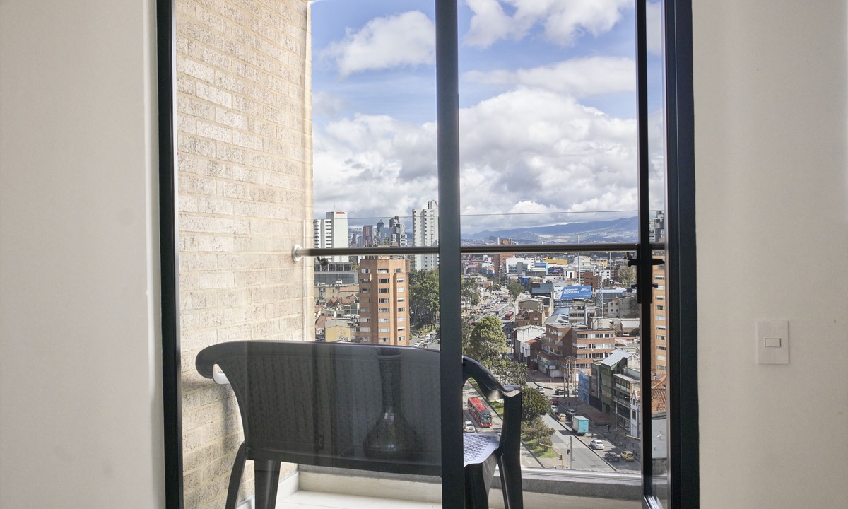 Chapinero Apartment | Apartment in Chapinero and the Financial District with a 290MB pool, gym, sauna, and spa!
