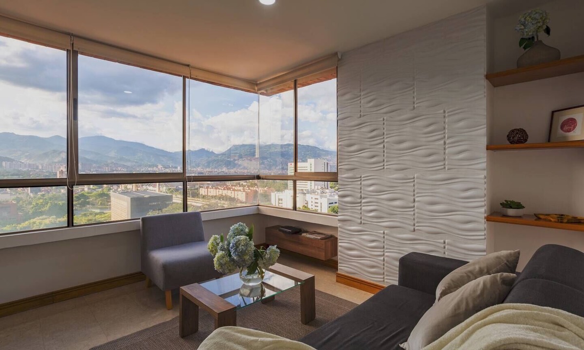 La Aguacatala Apartment | 350MB WiFi in amazing view Medellin Mountains A/C