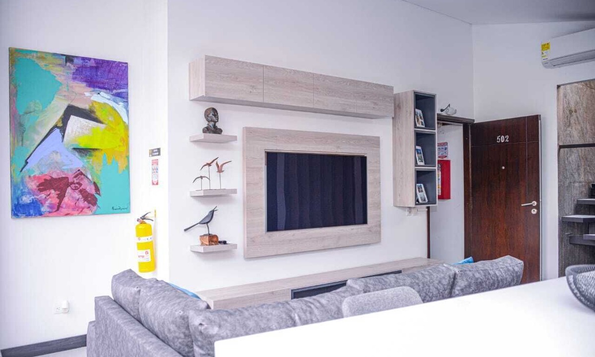 La Florida Apartment | 3 Bedroom Duplex PH Middle of Lleras Private Roof with Hot tub. No fees guests