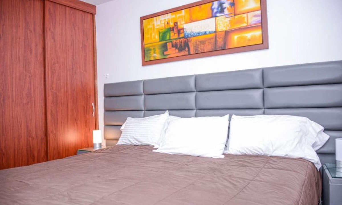 Zona Rosa Apartment | 3 Bedroom AC ALL KING BEDS HOT TUB Enclosed Patio AC 2 blocks Lleras