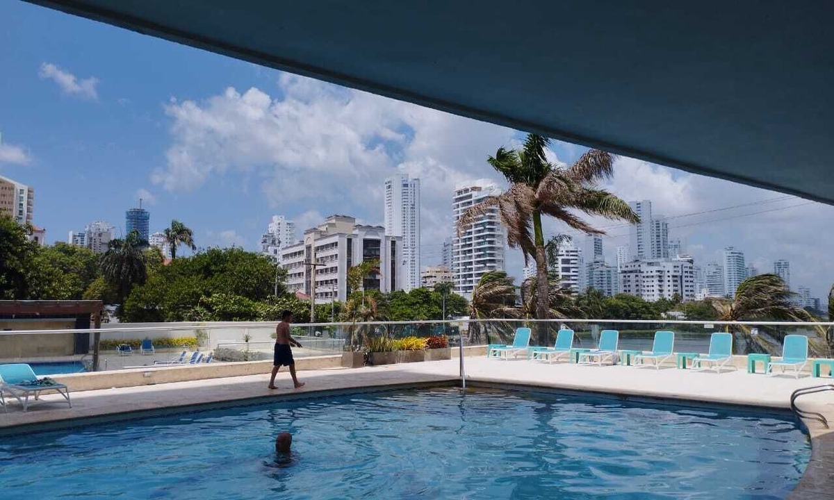 El Laguito Apartment | Spacious And Stylish Oceanfront Apartment