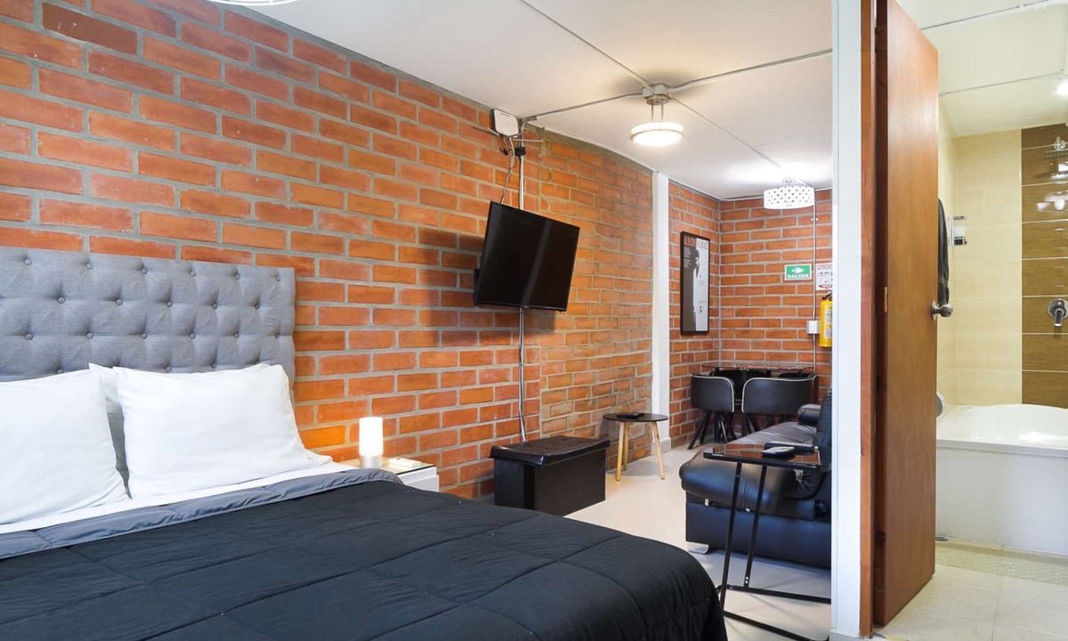 El Poblado Apartment | Studio AC Hot tub Exito Apartment AC Free Guests