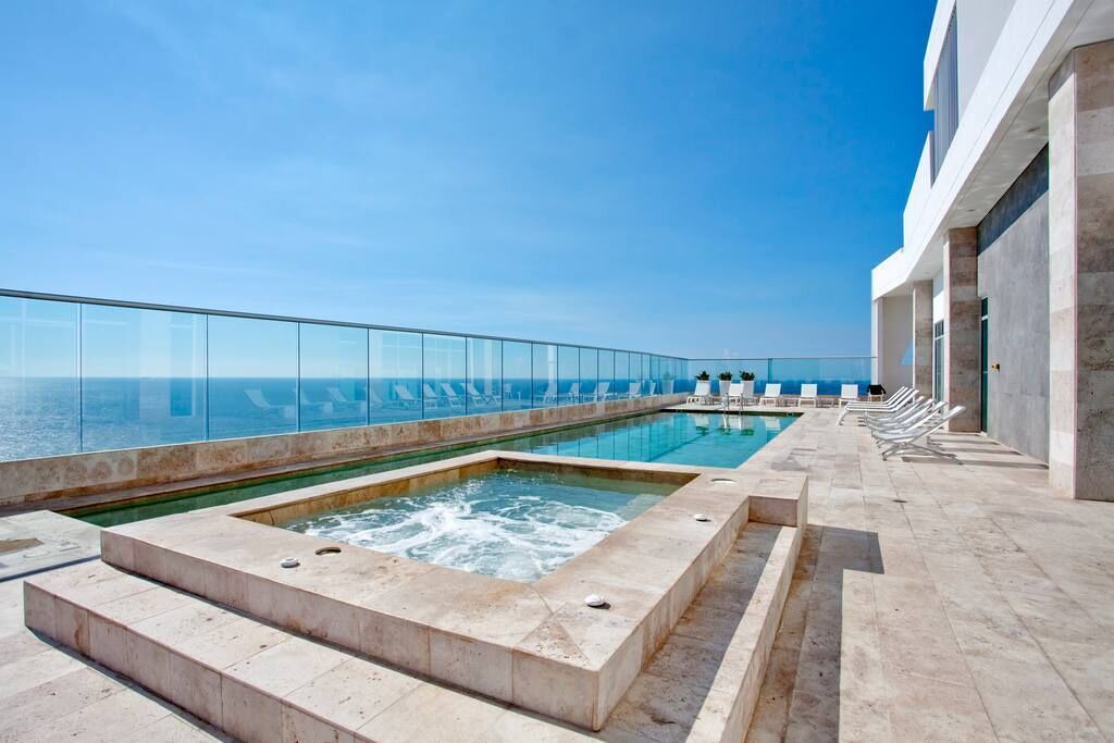 El Laguito Apartment | Beautiful luxury apartment with ocean view balcony