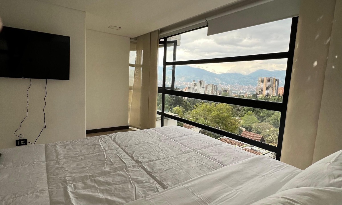 El Castillo Apartment | Apartamento Moderno con Piscina y Espectacular Vista en Todo el Barrio Poblado