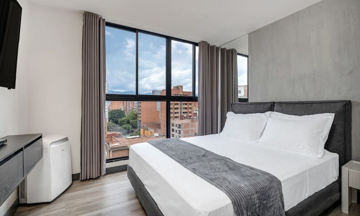 Laureles - Estadio Apartment | Stylish apt 9th floor w/AC near 2nd Park Laureles