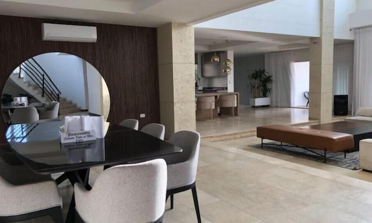 Sabanilla Montecarmelo Cabin | Impressive Beachfront Cabin for rent