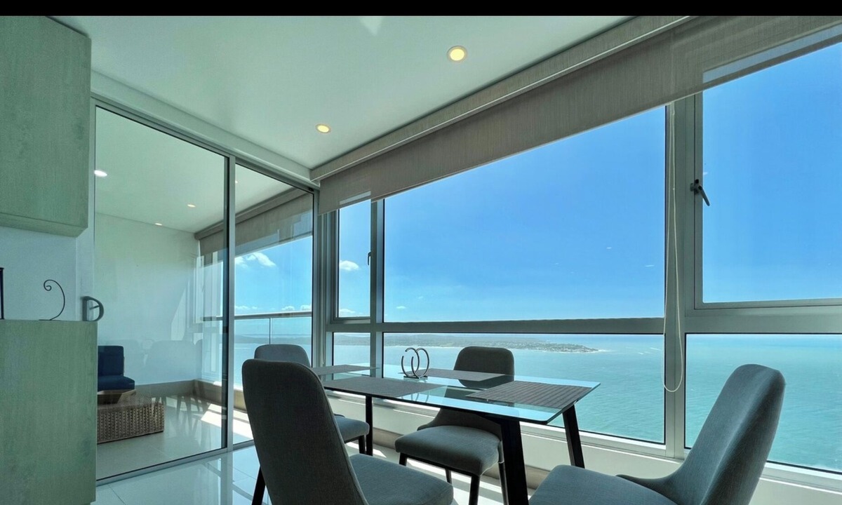 El Laguito Apartment | 1-bedroom apartment Palmetto Sunset Ocean front Laguito Cartagena with WiFi, AC