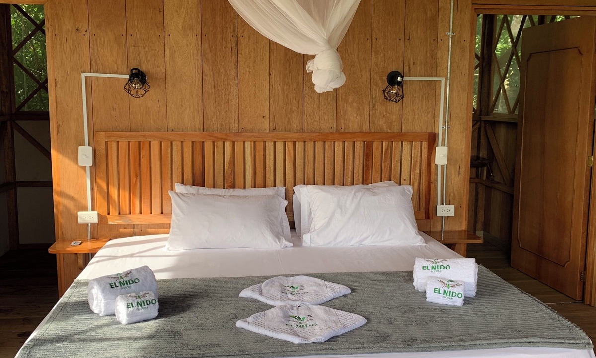 La Macarena Cabin | Cabaña El Nido: family comfort next to Caño Cristales + chef at your disposal.