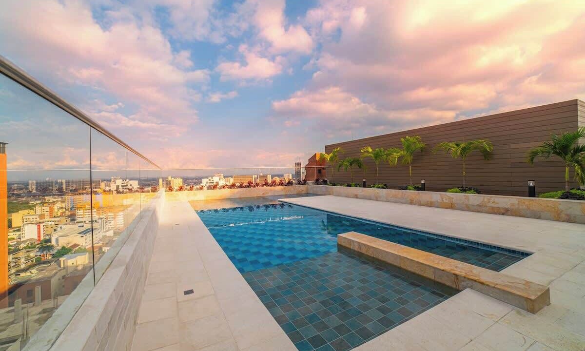 Granada Apartment | H704 - Amazing City Views With Pool & Parking