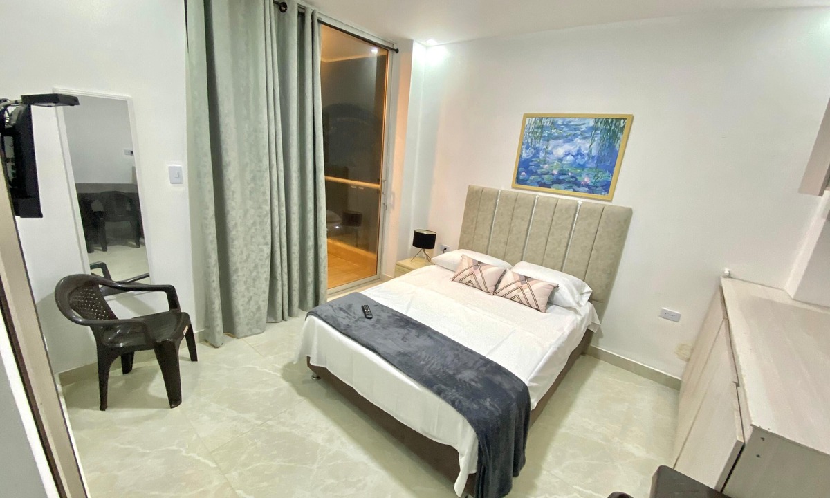 Barranquilla Apartment | Double room with balcony 300 mts from the river boardwalk