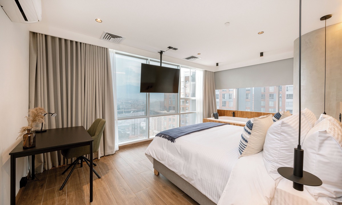 San Diego Apartment | Premium 1BR Apt with Jacuzzi & A/C in El Poblado