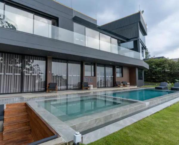 Rionegro Apartment | Casa de 7 habitaciones con piscina y jacuzzi y una vista increíble de Medellín