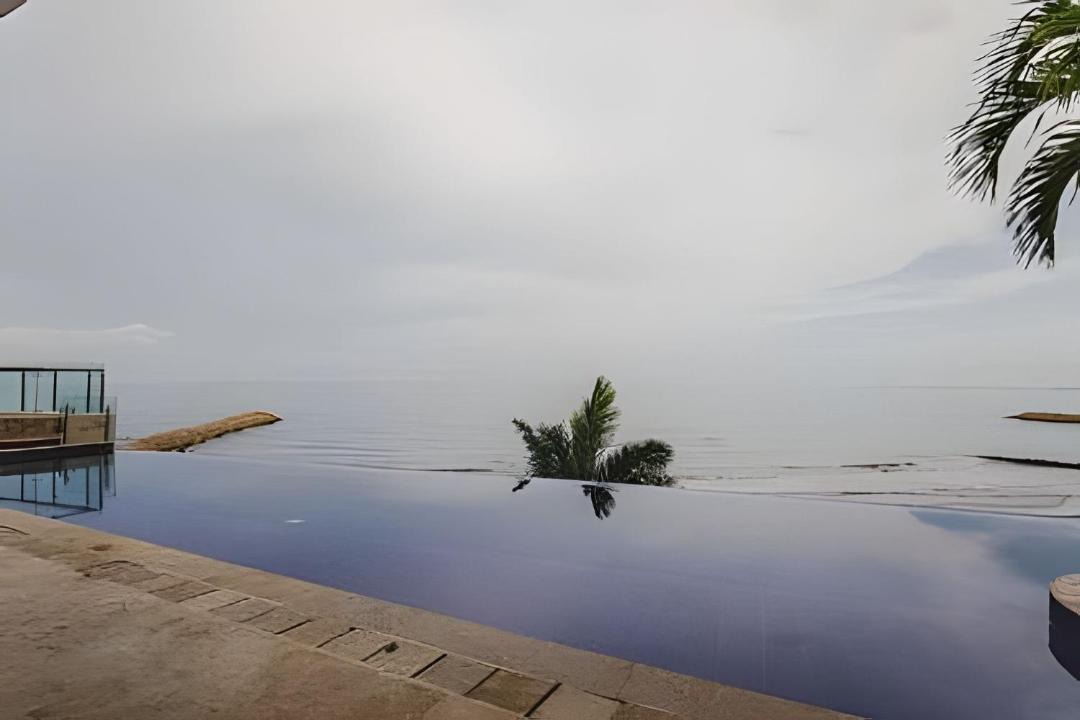 Marbella Apartment | Sunset Oceanfront+ Gym Jacuzzi