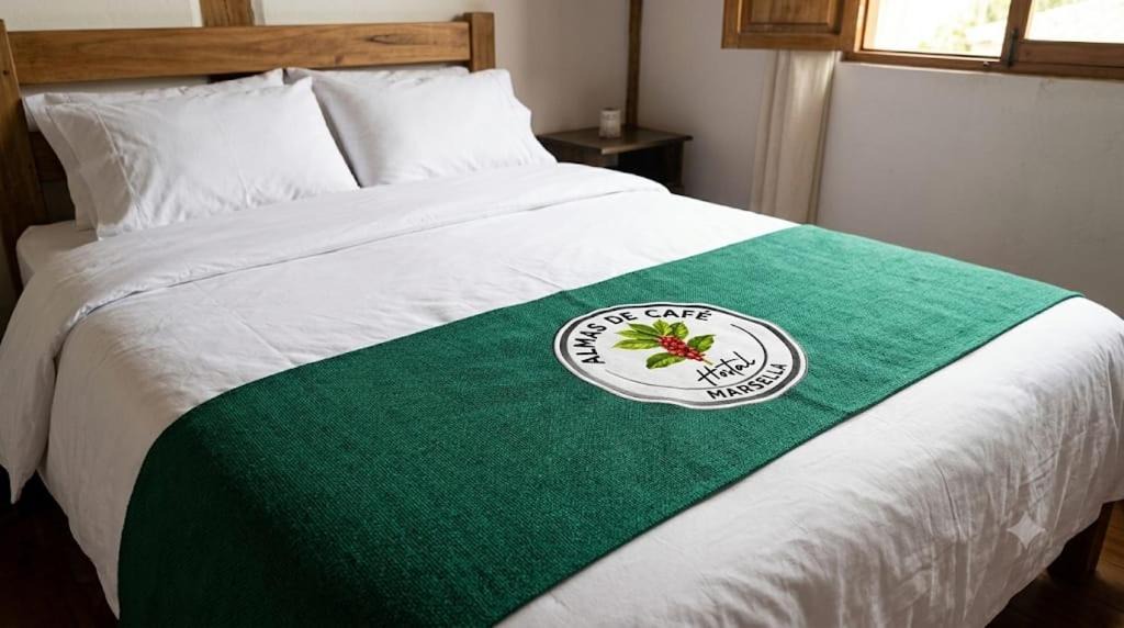 Marsella House | Hostal Almas de café