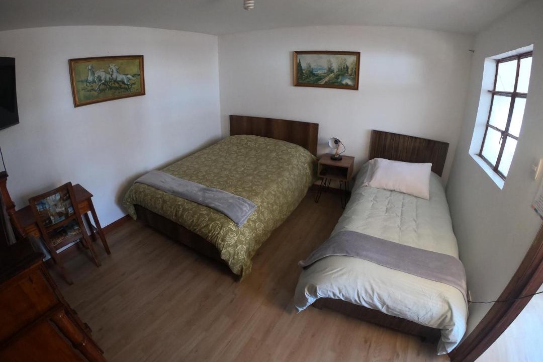 Guasca House | Hostal Kolibrí guasca, Hermosa Casa Colonial en el centro de Guasca