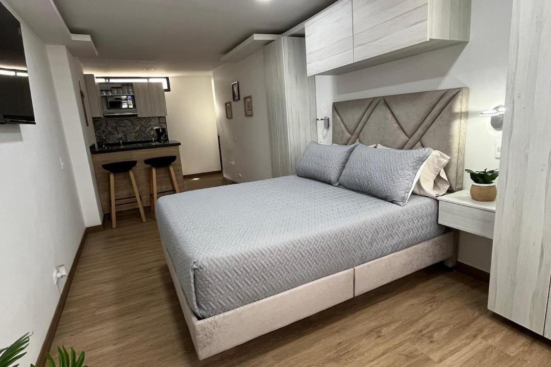 Normandia Apartment | Ideal stay near the airport with parking & WiFi