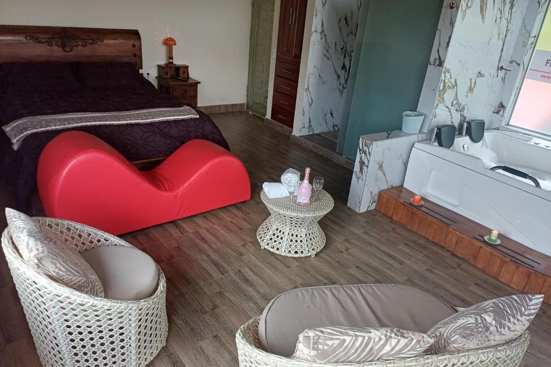 Pachavita House | Finca alto Bonito Jacuzzi Piscina y WiFi