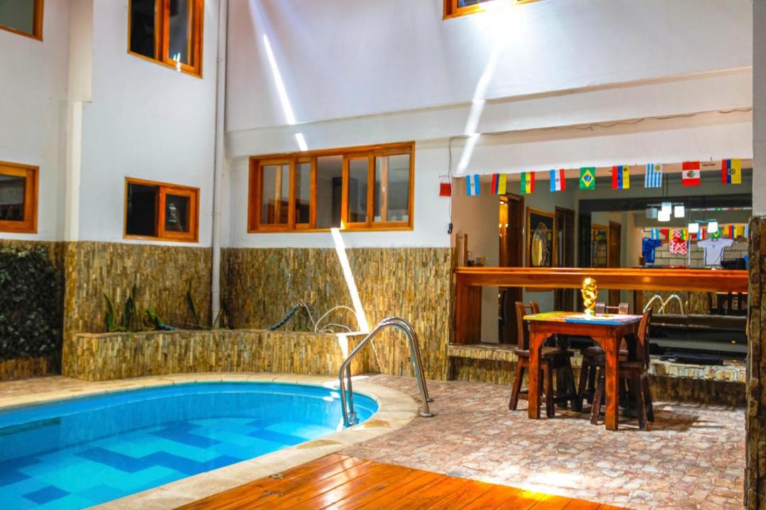 Laureles Villa | Alojamiento con piscina privada en Medellín MLB by Lets Go