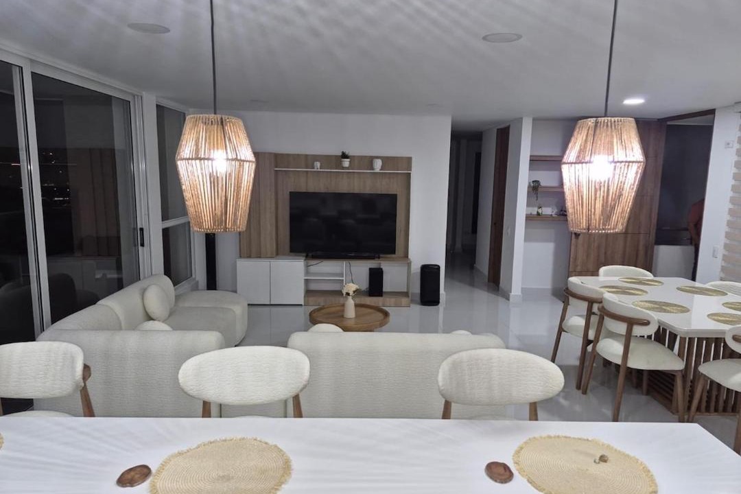 Ciudad Jardin Apartment | Exclusive 13th-Floor Luxury Apt in Garden City