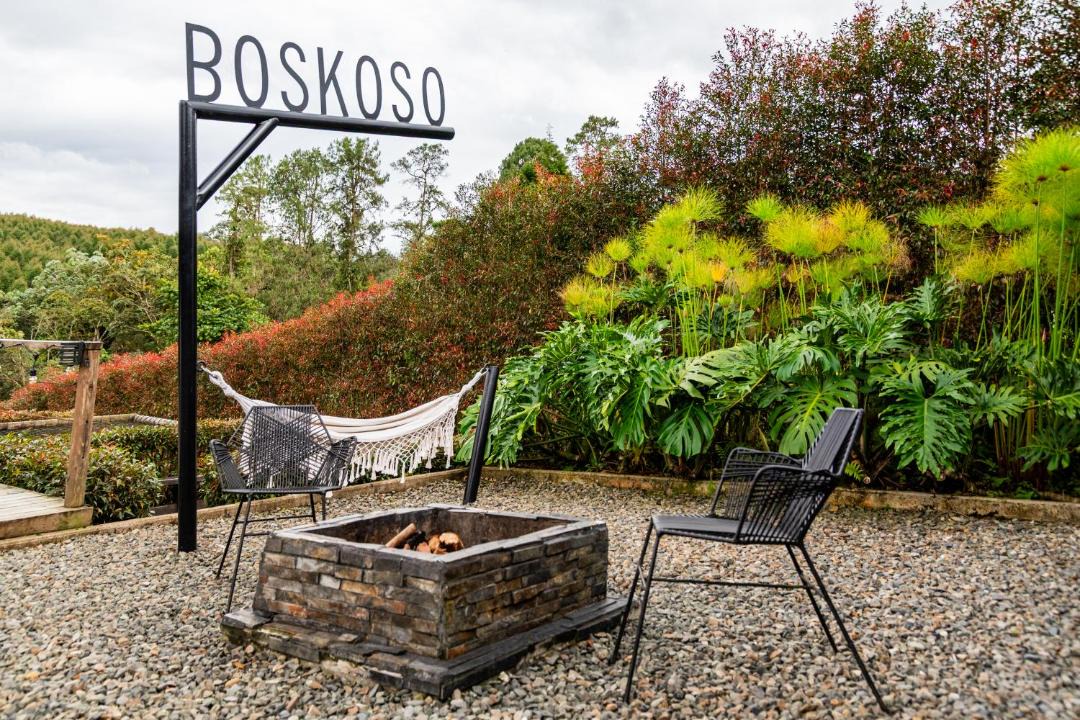 Alegrias Ski Chalet | Boskoso Forest Retreat Jacuzzi & Waterfall