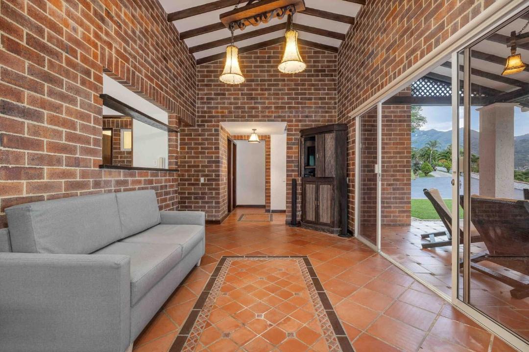 Copacabana House | Countryside Villa | Pool, BBQ & Views, Starlink