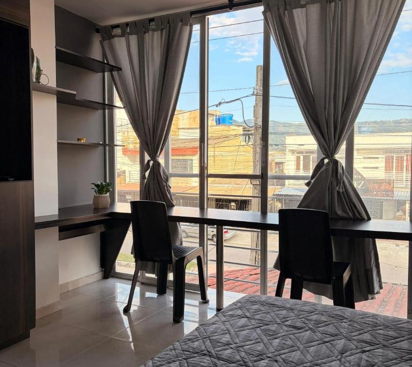 Pitalito Apartment | Acogedor Apartaestudio, Home office y Desayuno - Parquadero Moto