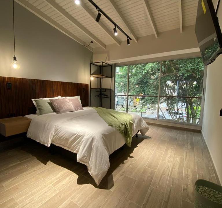 Estadio Villa | Boro House 6BR 4Jacuzzis in Laureles Medellin