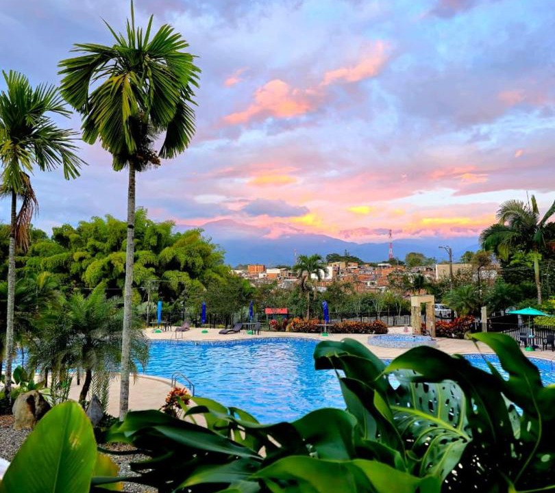 La Tebaida Apartment | Alojamiento Familiar para 21 - A 5min del Aeropuerto - Con 4 Pisincas - 3 Jacuzzi - By Molca Travel