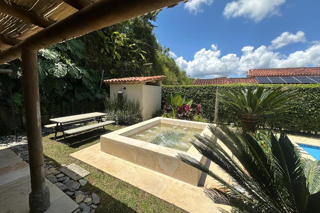 Quimbaya Villa | Villa exclusiva en Fincas Panaca, privacidad con Piscina y Jacuzzi