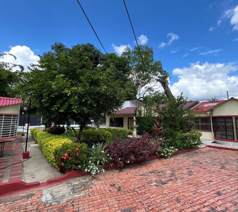 Melgar House | Casa Quinta con Piscina - Condominio El Rincón del Edén