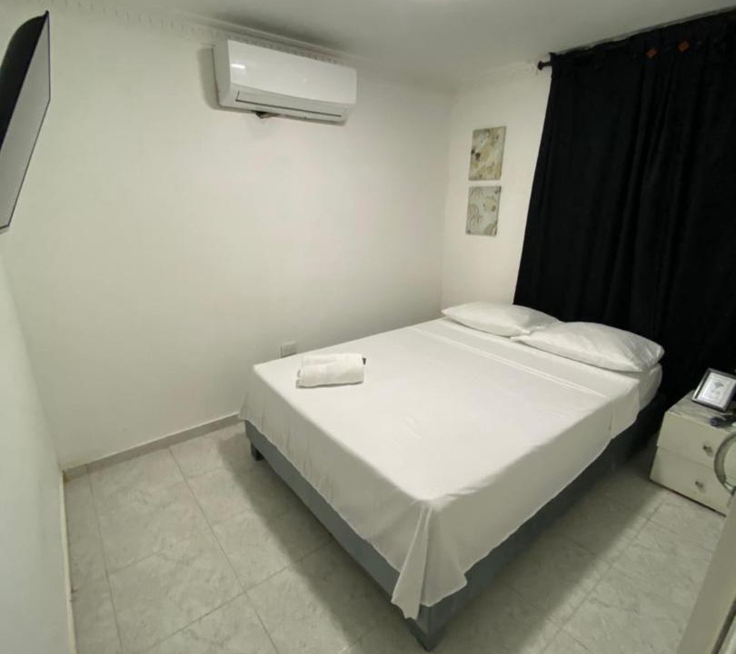 Urbanizacion Eliana House | Habitación Cerca al Aeropuerto #3
