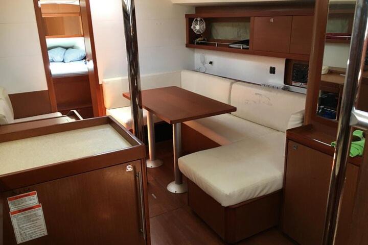 Historic Center Boat Rental | Vela Del Mar