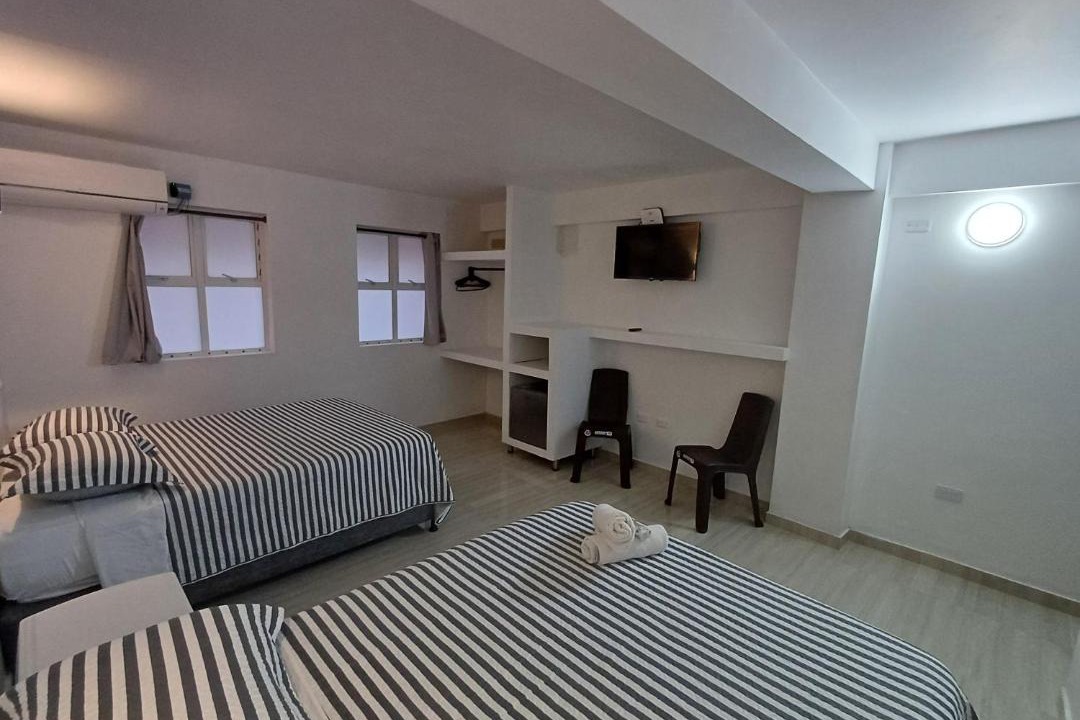 Punta Hansa Hotel | Posada Smith Town
