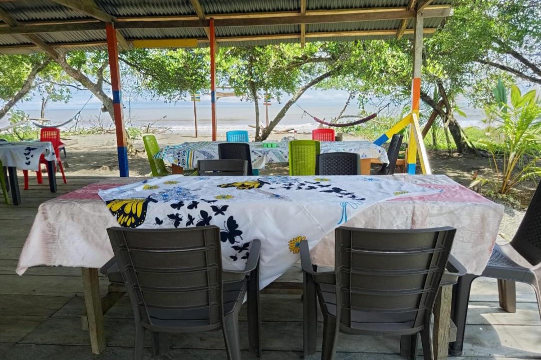 Nuqui Hotel | Cabaña y restaurante vikana
