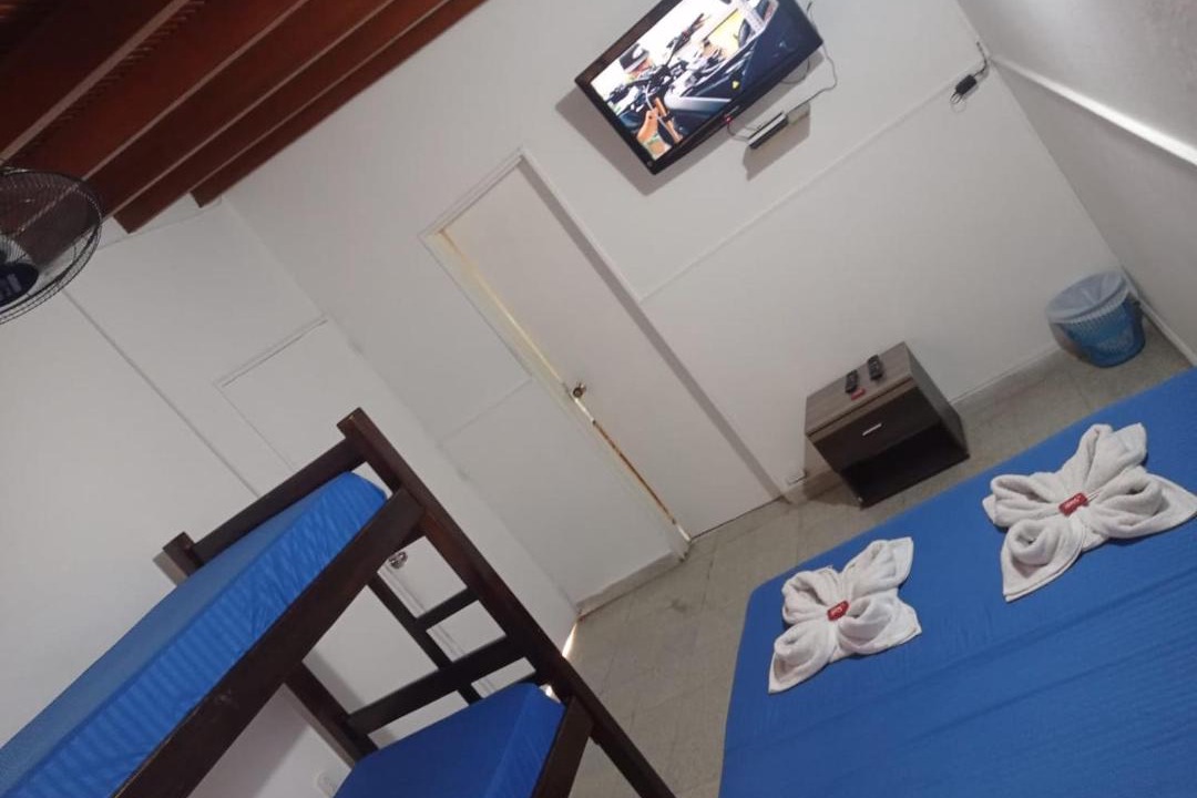 La America Hostel | Yellow House Hostel