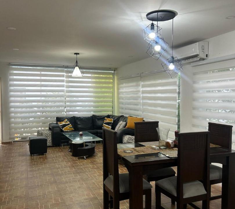 Sabanilla House | Casa de campo con piscina, aire acondicionado, estacionamiento privado con BBQ