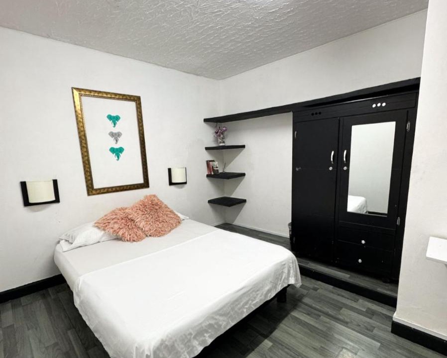 San Antonio House | Hostal Santiago DC